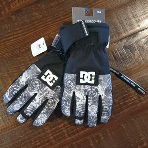 SOLD DC Shoes Gloves Fleece Lined 3M Thinsulate Ski Snowboard NEW XS NWT